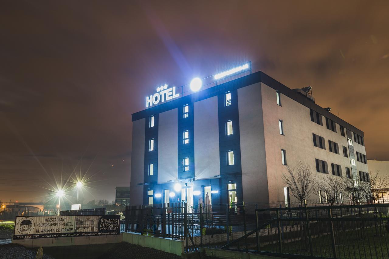 Czarno Na Bialym Hotel Krakow Exterior photo