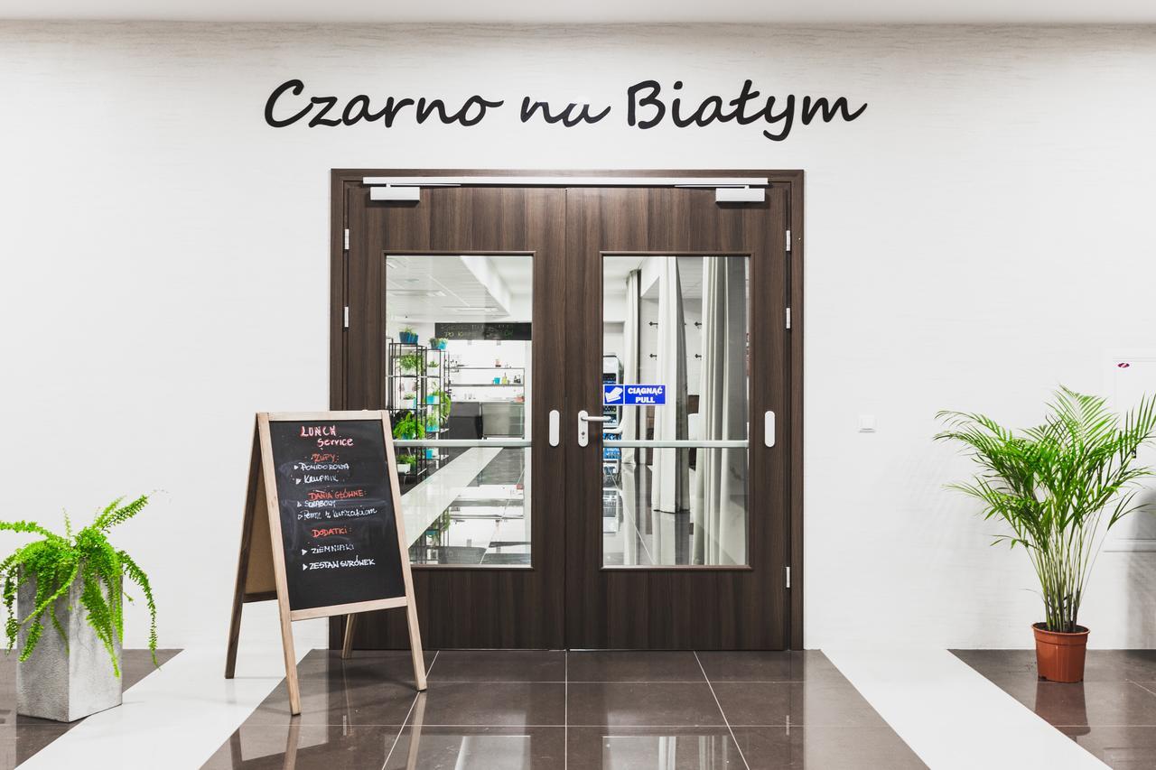 Czarno Na Bialym Hotel Krakow Exterior photo
