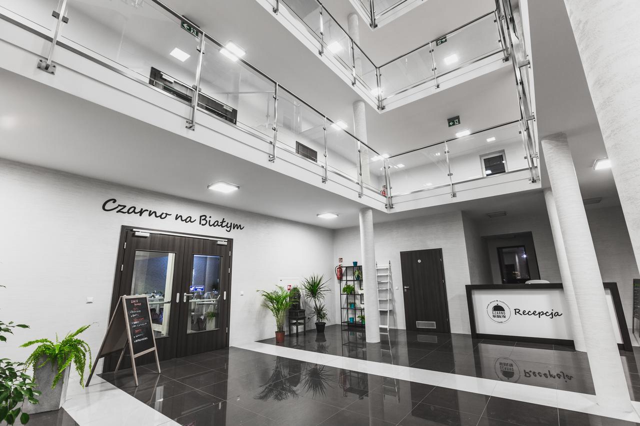 Czarno Na Bialym Hotel Krakow Exterior photo